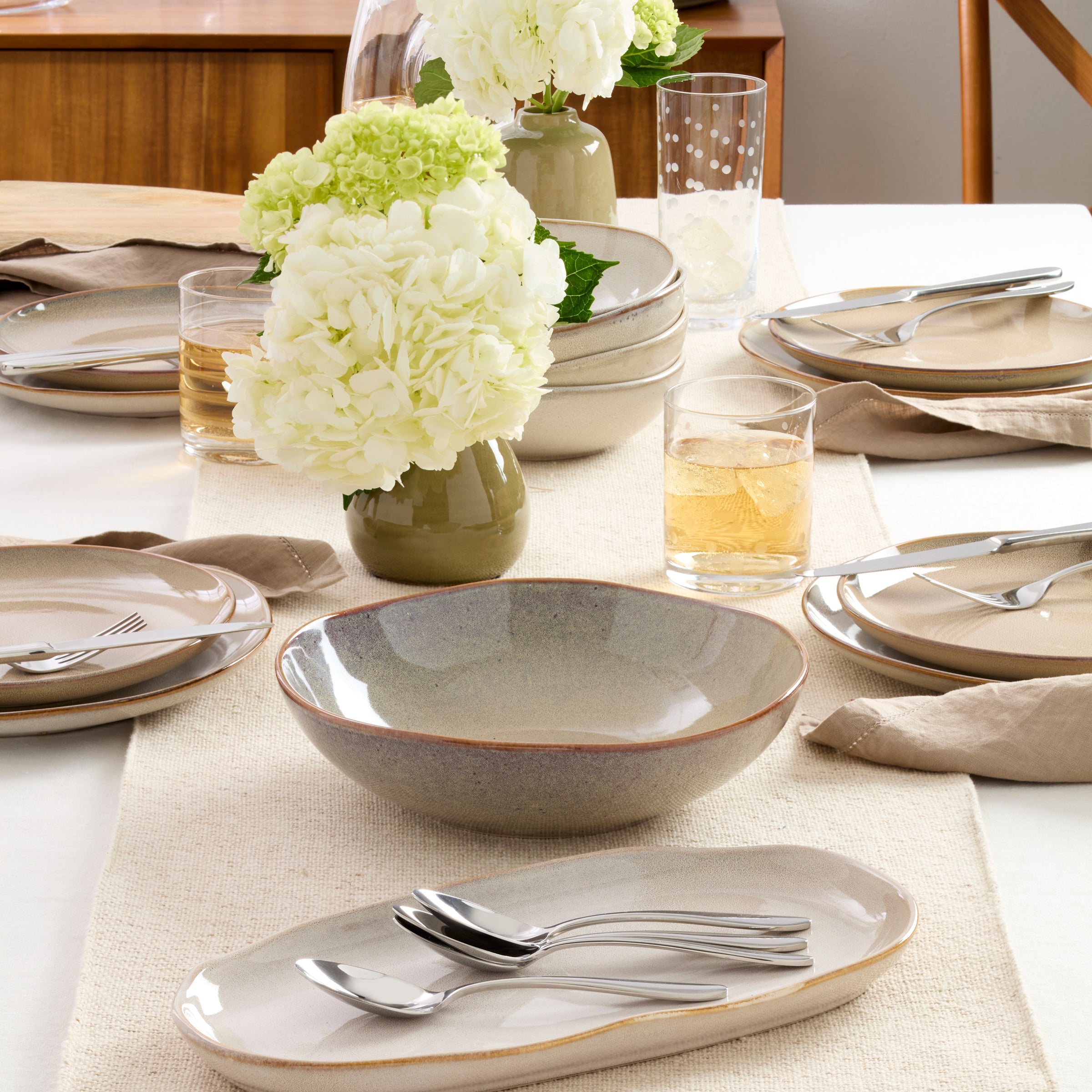 Everyday table setting